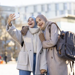 Tips Traveling untuk Muslimah Zaman Now: Kenyamanan, Kesopanan, dan Ketaatan dalam Perjalanan