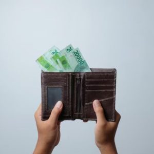Cara Kerja Uang dan Sifat-Sifatnya untuk Menjadi Orang Sukses