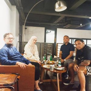 Inara Rusli dan Virgoun Bertemu Pasca Cerai, Netizen Salfok ke Penampilan Virgoun