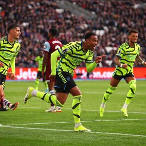 Arsenal Menghancurkan West Ham 6-0, Perburuan Gelar Premier League Memanas!