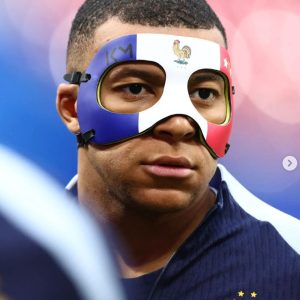 Mbappe Bermain dengan Masker? Drama Perancis Jelang Lawan Belanda!