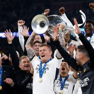 Toni Kroos Catat Rekor dan Angkat Trofi Liga Champions untuk Terakhir Kalinya!