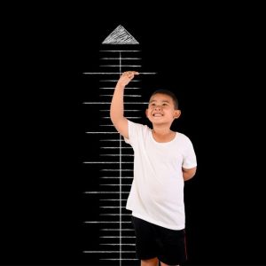 Mengenal 9 Negara dengan Penduduk Terpendek di Dunia