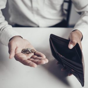 10 Aturan Sosial Tidak Tertulis yang Wajib Kamu Patuhi Agar Dihormati
