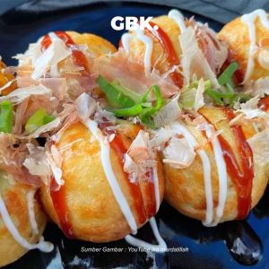 Resep Mudah Membuat Takoyaki Homemade, dan Dijamin Enak!